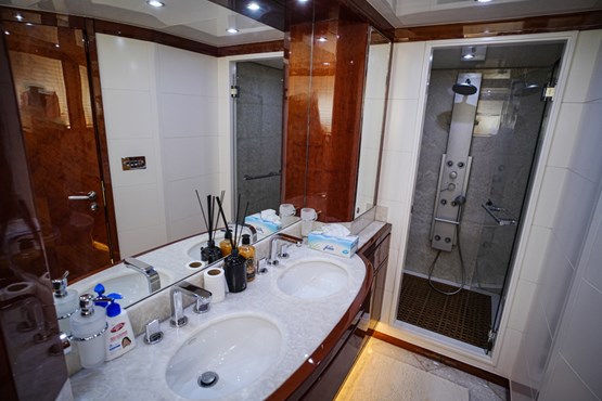 Majesty yacht | AED1,300/hour